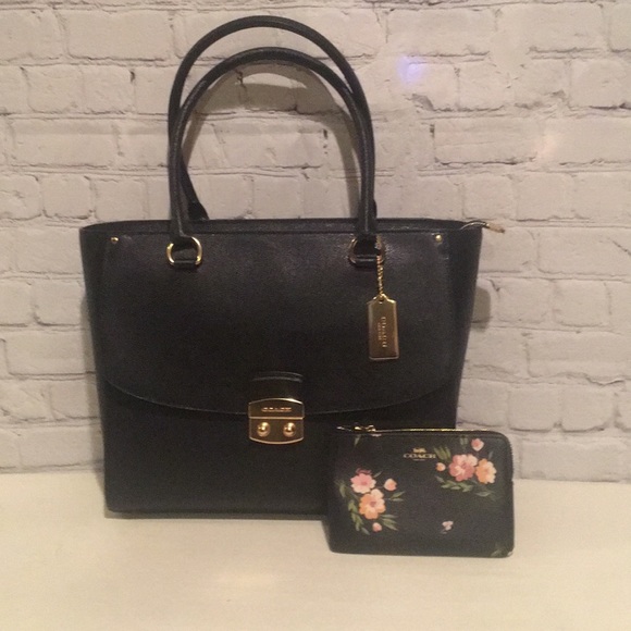 Coach Handbags - COACH Black Avary Tote and Wristlet